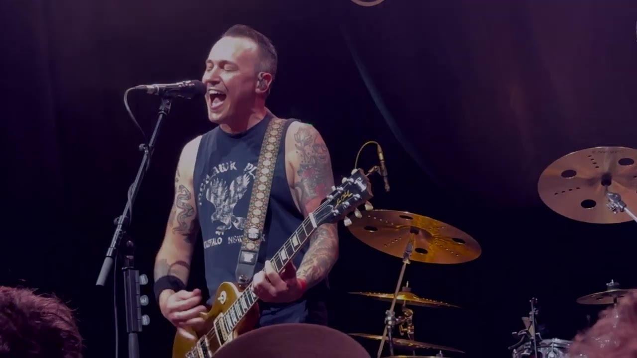 The Flatliners - Performative Hours (LIVE), 2026-06-20, Hole 44, Berlin adlı videoyu YouTube'da izle The Flatliners - Performative Hours (LIVE), 2026-06-20, Hole 44, Berlin adlı videoyu YouTube'da izle