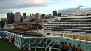 Vendo o navio Costa Mágica do navio Soberano no Porto do Rio de Janeiro (03-03-2012)