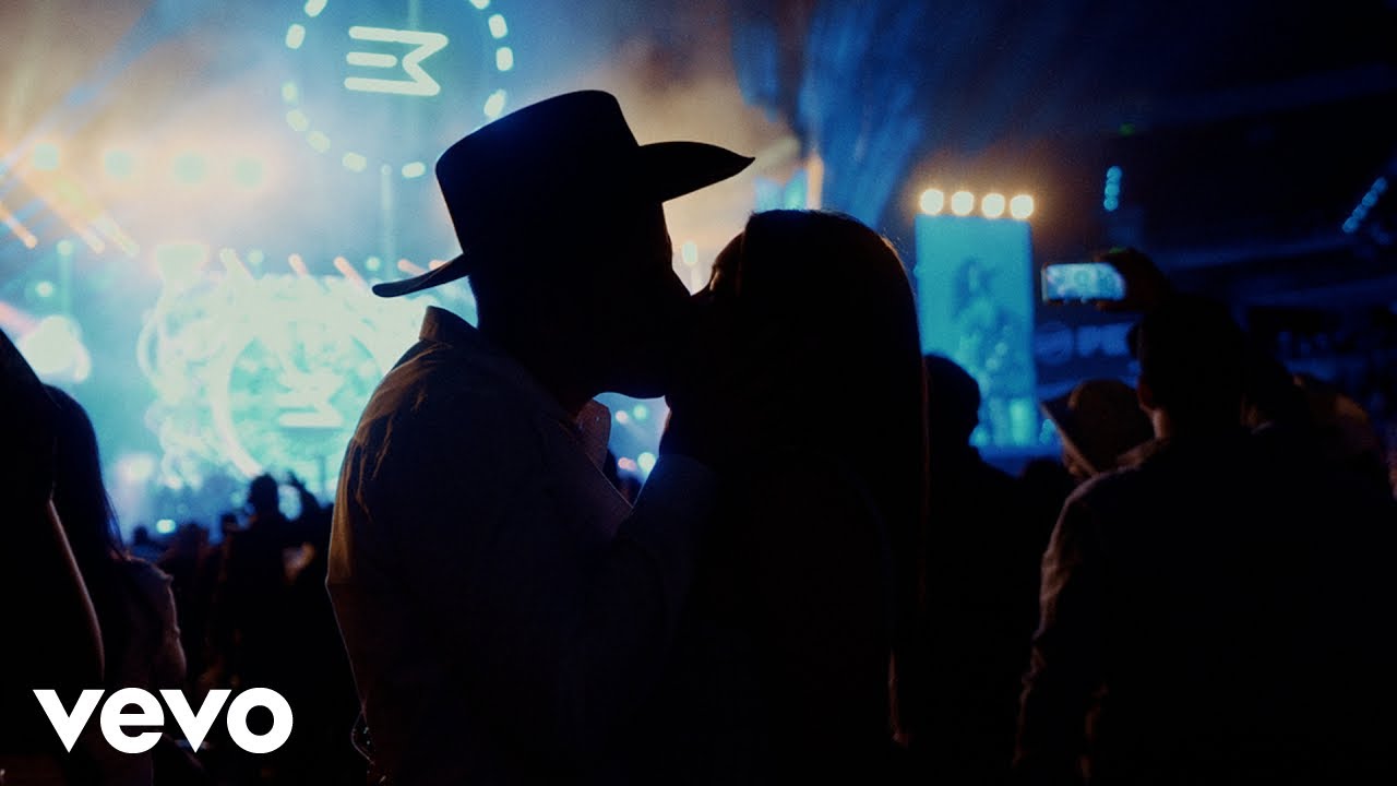 Eden Muñoz - Vanidosa (Video Oficial [En Vivo])