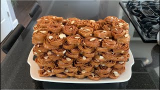 Moroccan Chebakia 2021طريقة تحضير الشباكية المغربية Traditional Cuisine