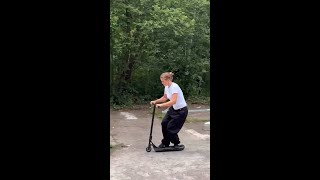 Sophie Molyneux styling it on Envy AOSV6 Custom #AOSV6 #scootering #bluntscooters #envyscooters