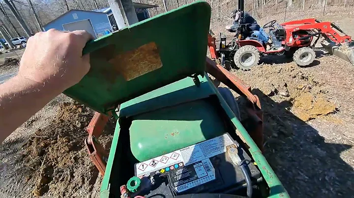 Getting The ol' Oliver 1800 (gas) Going #tractor #olivertractor #running #farm