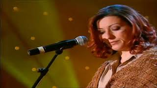 Gülay - Bir Ay Doğar İlk Akşamdan  (Canlı Performans) Resimi