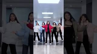 Download Lagu My favorite music 🎶#shorts #viral #dance #fashion #music #song #dj #trending #viralvideo #dancecraze MP3