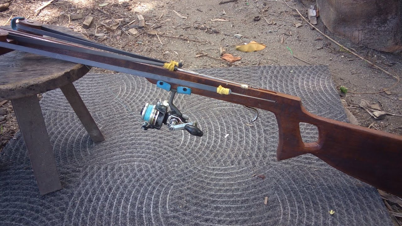 making a roller bow fishing with reel