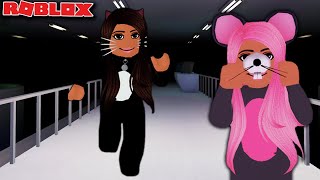 CAT AND MOUSE CHASE ON CAPTIVE | Roblox