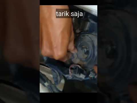 Cara melepas bohlam
