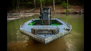 2070 Center Console Bay Hull w/Yamaha 200