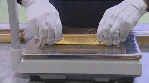 5 кг золотых слитков скупили казахстанцы в обменниках