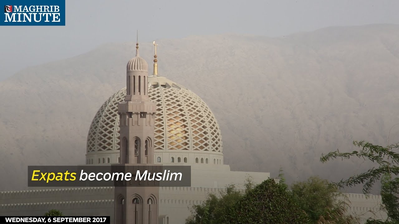 Expats become Muslim