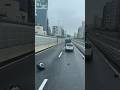 高速道路にタイヤが落ちていました