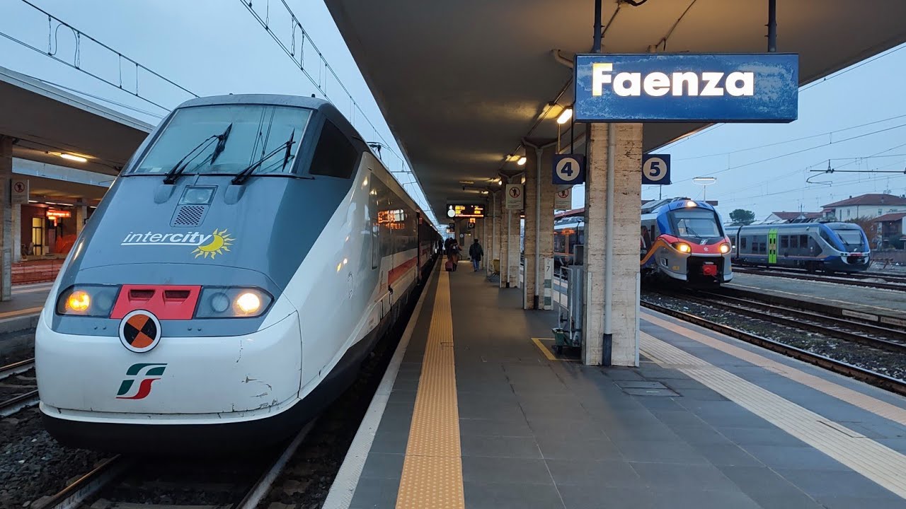 I TRENI DEL MARTEDÌ POMERIGGIO A FAENZA/Trains in Faenza • 06/12/2022 [Italian Railway 2022]