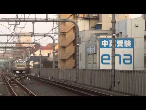 JRE233系T14編成 中央特快 高尾行き 国立駅 通過