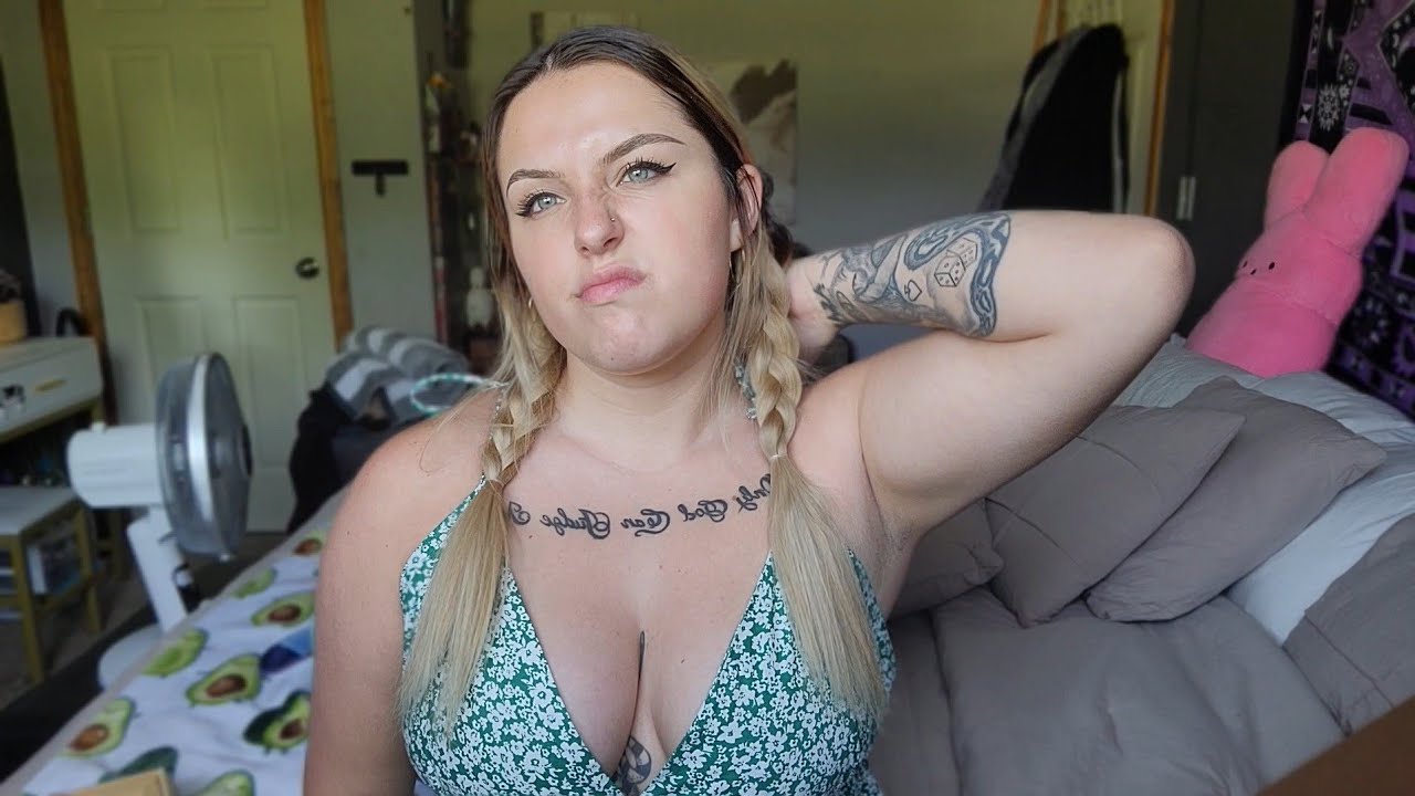 ASMR- Random Items Scratching & Tapping 💖