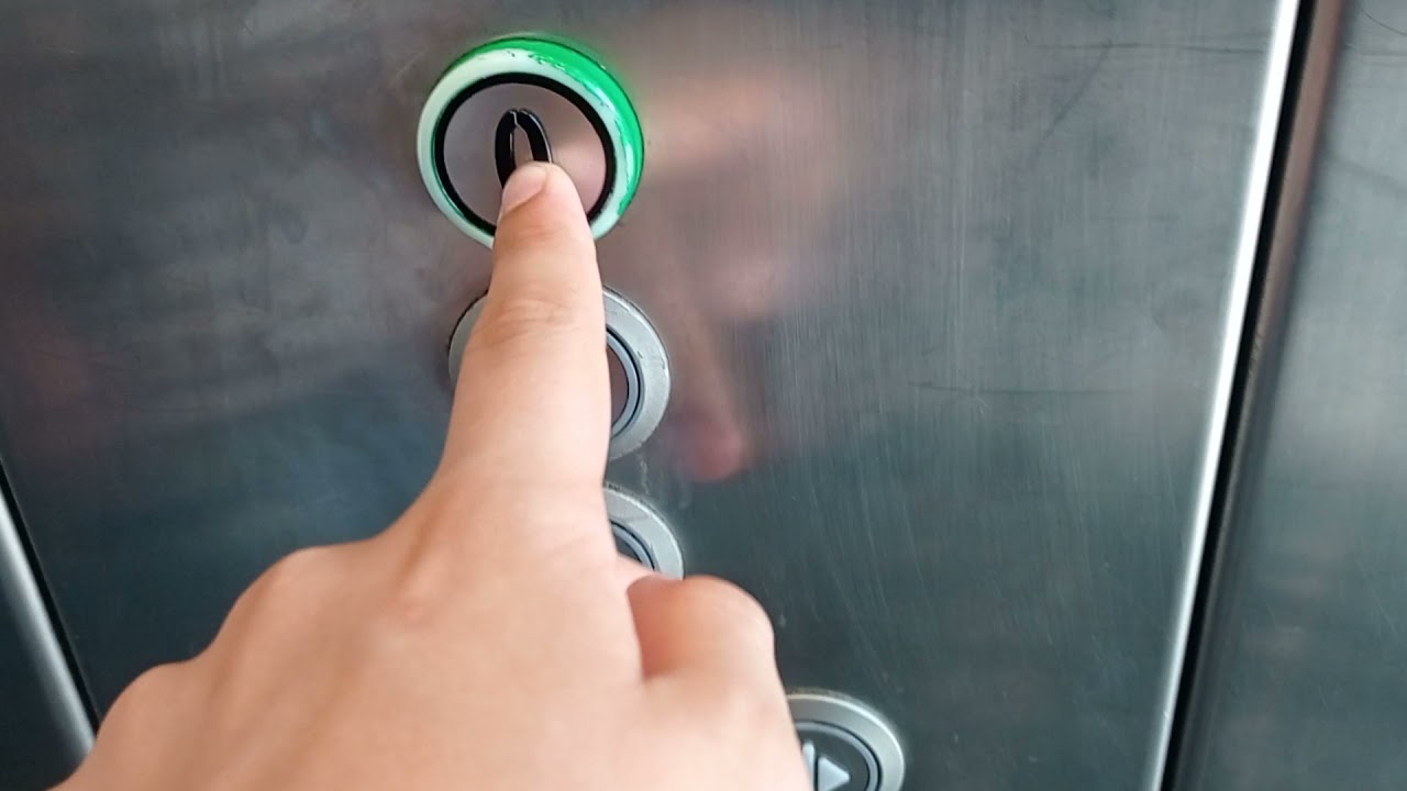 lift tour galera złote tarasy i 2x master lift stacja kolejowa warszawa centralna