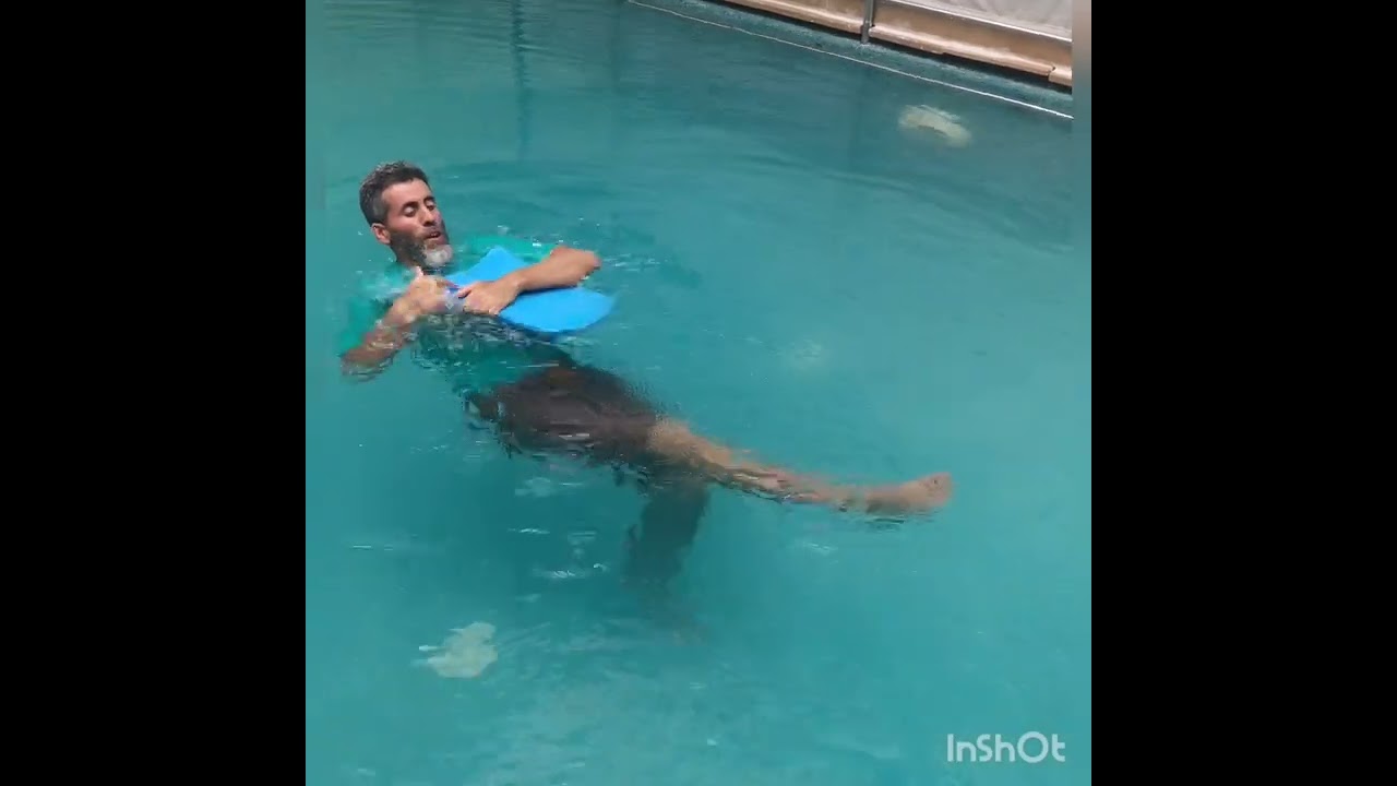 تعليم السباحة :