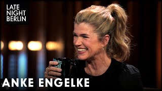 Noch Aufgedrehter Als Sonst Anke Engelke Probiert Zum Ersten Mal Energy Drink Late Night Berlin