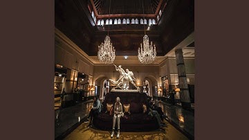 Stylish Backdrops for That Fall Feeling