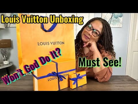 LOUIS VUITTON CITÉ BAG REVIEW, MOD SHOTS, WHAT FITS INSIDE 