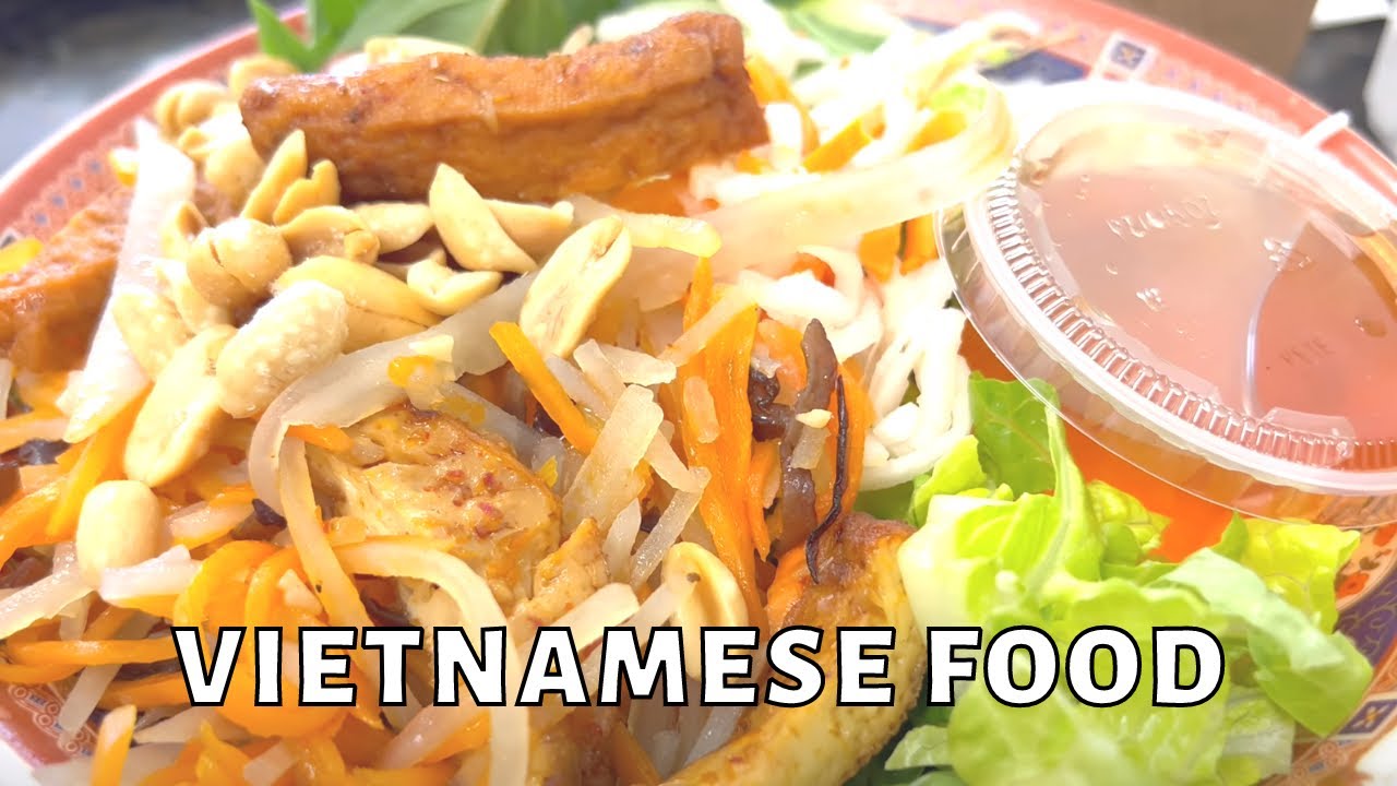 Eating Delicious Vietnamese Food in Hawaii Kai BaLe Sandwich Shop