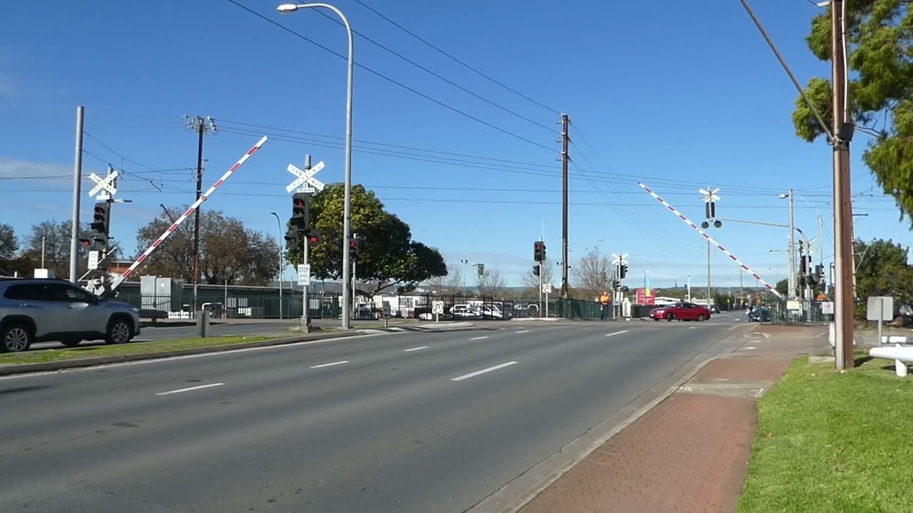 Morphett Road (SA) Level Crossing