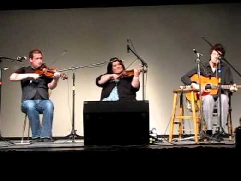 Fiddle Concert - Troy MacGillivray, Patti Lamoureux, Louis-Charles Vigneau - Huge Medley - YouTube