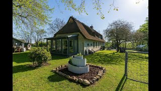 Modernes Reetdachhaus in idyllischer Alleinlage zum Verkauf - Ein Zuhause für die Seele