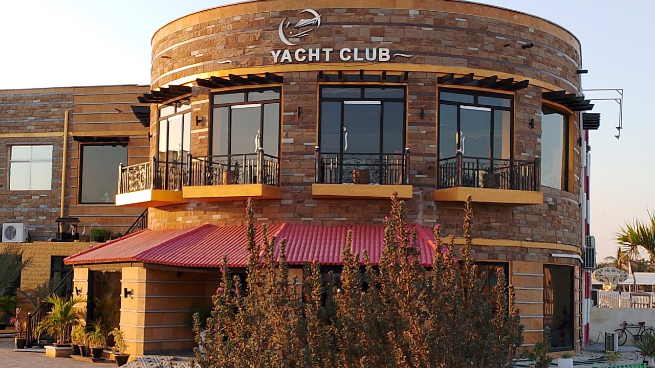 کشتیوں کے مقابلے کا کلب کورنگی کراچی ۔ Excellent Yacht Club korangi Karachi place of adventure