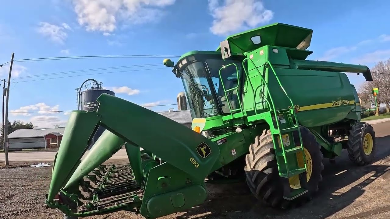 John Deere 9560 Needs Some much needed work