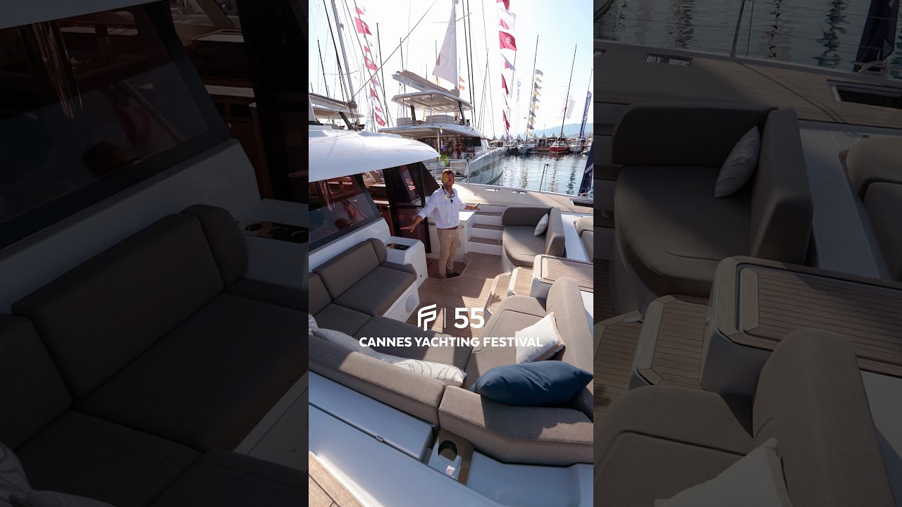 ⁣World premiere of the new FP55 - discover this flybridge catamaran!