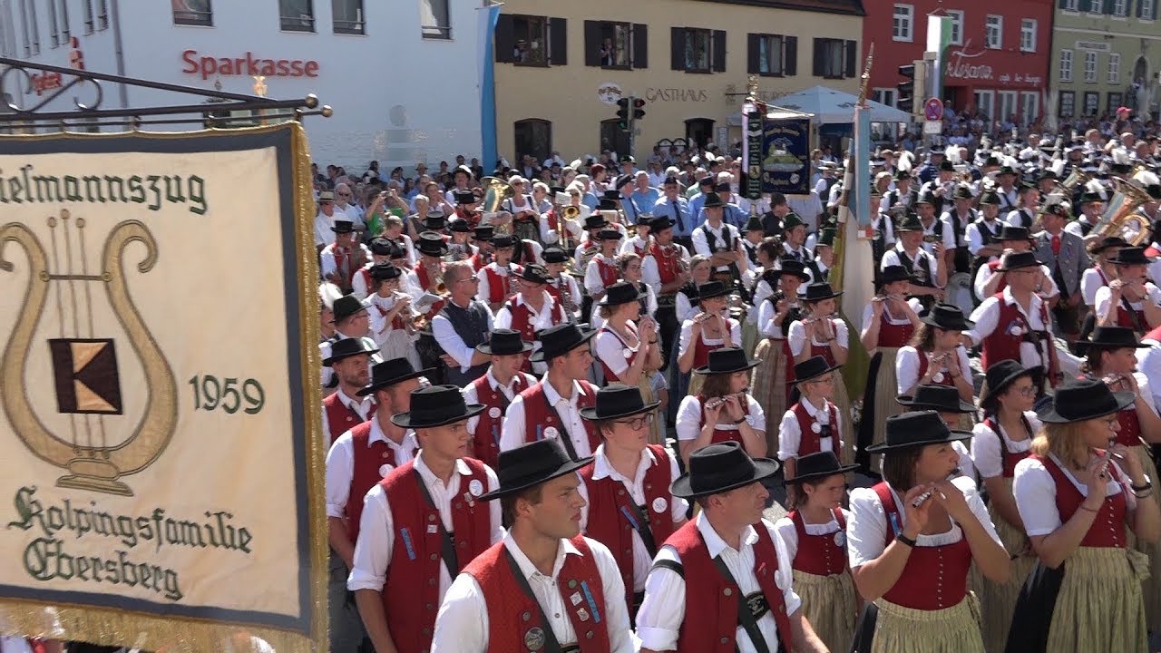 Festzug, 60 Jahre Spielmannszug Ebersberg 2019, Ansprachen und Gemeinschaftschor.