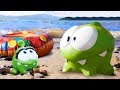 Игрушки на пляже. Ам Ням (Om Nom), Ам Няша и игры в песочнице для малышей. Развивающее видео