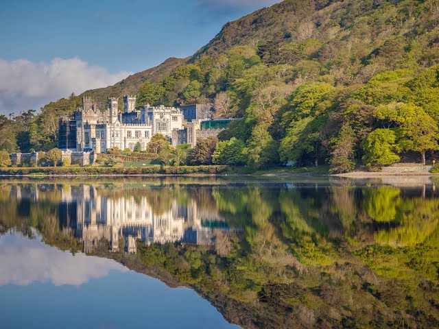 Les Lacs du Connemara - Michel Sardou - With English subtitles. 