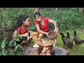 Adventure in forest: Catch chicken for survival food - Chicken soup chili Delicious food for dinner
