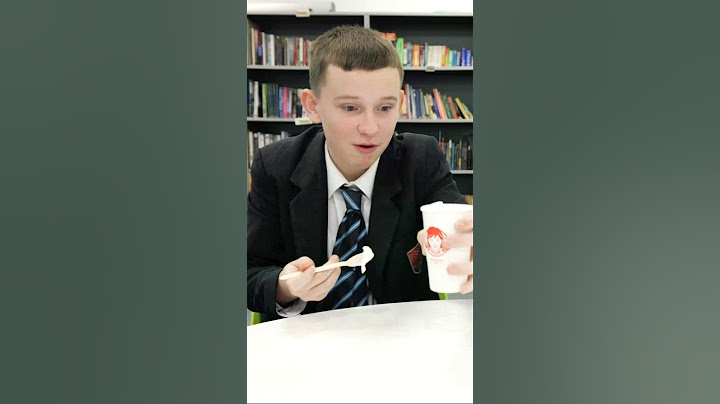 Wendy's Frosty reviewed by British Highschoolers!