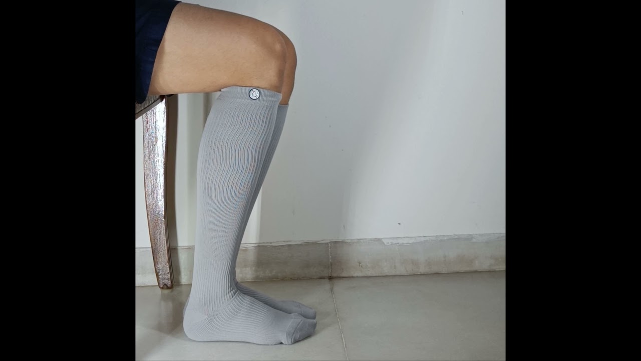 Kue Compression How to wear KUE Graduated compression socks - YouTube