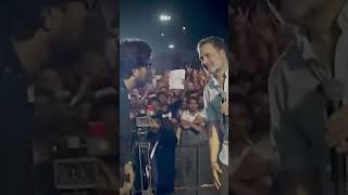 Rahul Gandhi Takes Selfie with Gen Z 😲 | Viral Moment #shorts