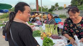 แมคาเจอแมคา ตลาดนดในชมชนบานสาวเฉมเลอกซอของกนแบบบานๆ