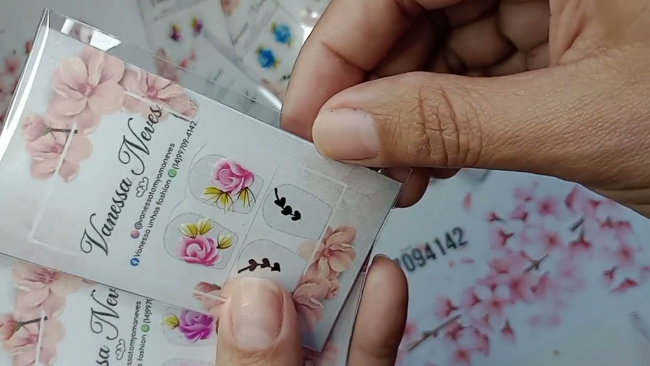 Desfile de adesivos de unhas artesanais