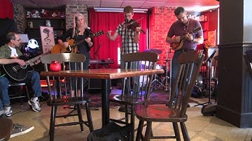 Tangled Strings at the Fountain