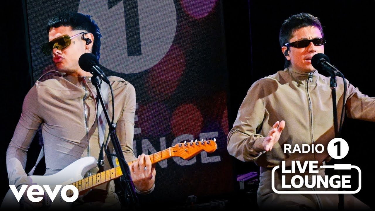 CA7RIEL & Paco Amoroso - No Me Sirve Más in the Live Lounge