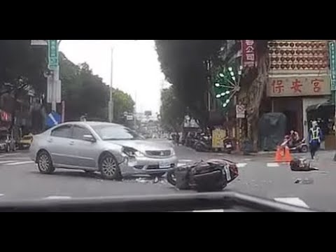 【車禍影片】 環河南路加油站十字路口車禍，騎士哀嚎 （2023.02.02 台北市萬華區環河南路250巷口