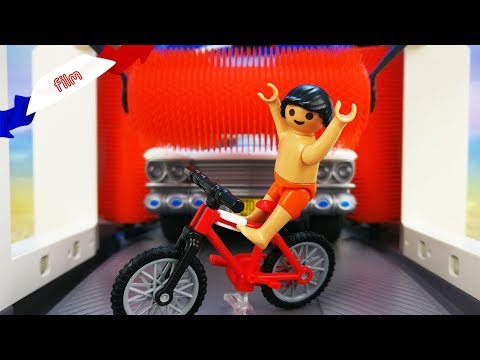 Film Playmobil Ghostbusters en français - Jonas est nu dans la station de lavage automatique