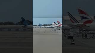 Rare United b767 taxiing at Houston