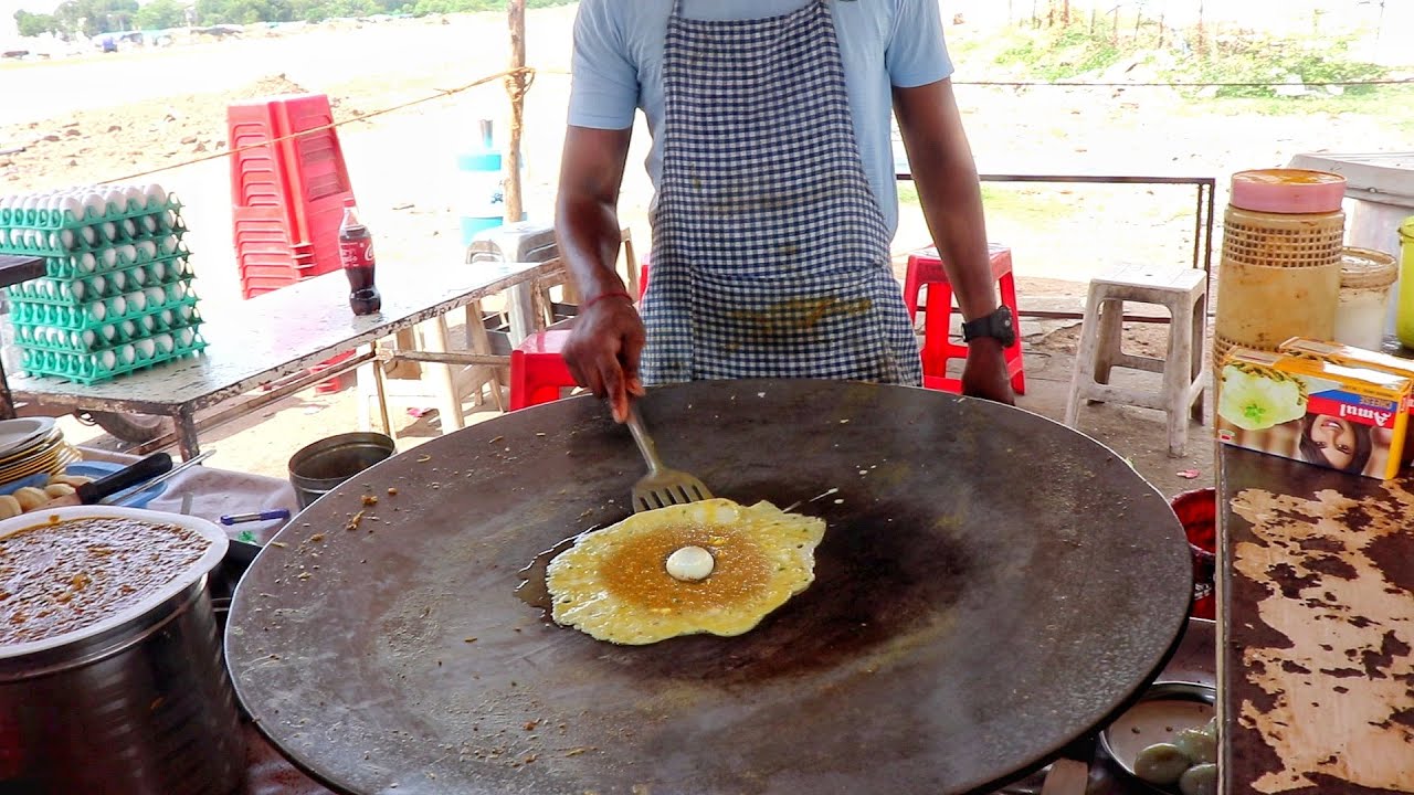 Indian Bhau Making Big King Kong Omelette | Road Side Best Crushed Egg Recipes | Indian Street Food | Street Food Fantasy
