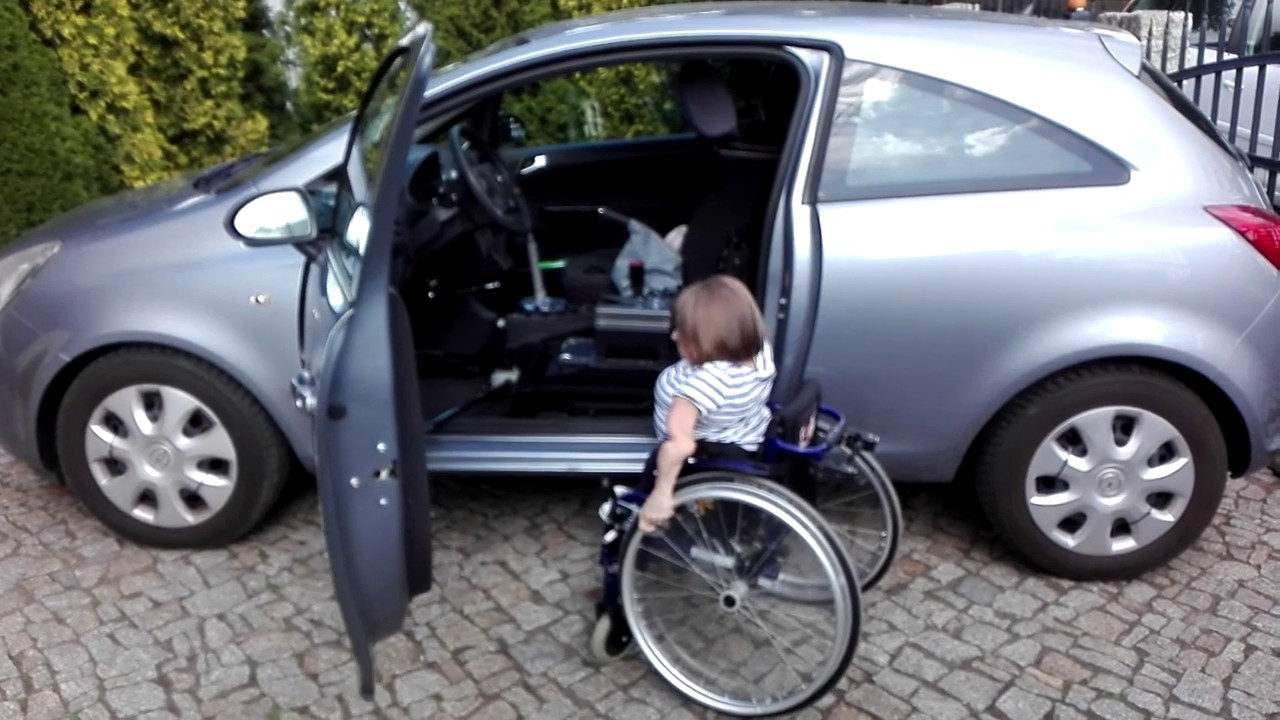 Samochód dostosowany dla osoby niepełnosprawnej na wózku