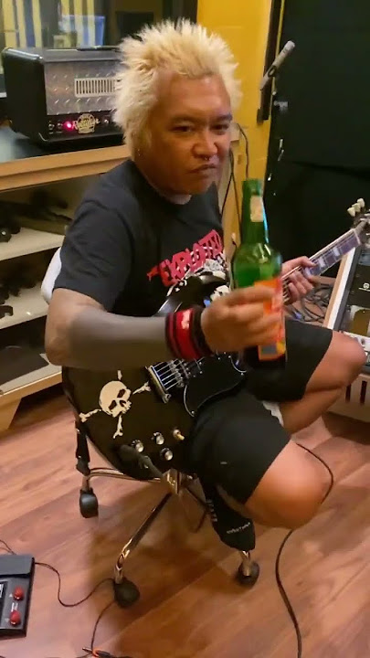 take guitar turtles jr single baru duh salah terus hahaha minum dulu intisari lah brodie