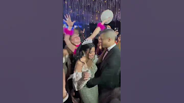 حسن شاكوش يغني انتي بونبونيه لعروسته في فرحه الذي اقيم في افخم فندق في مصر بحضور نجوم الغناء والفن 