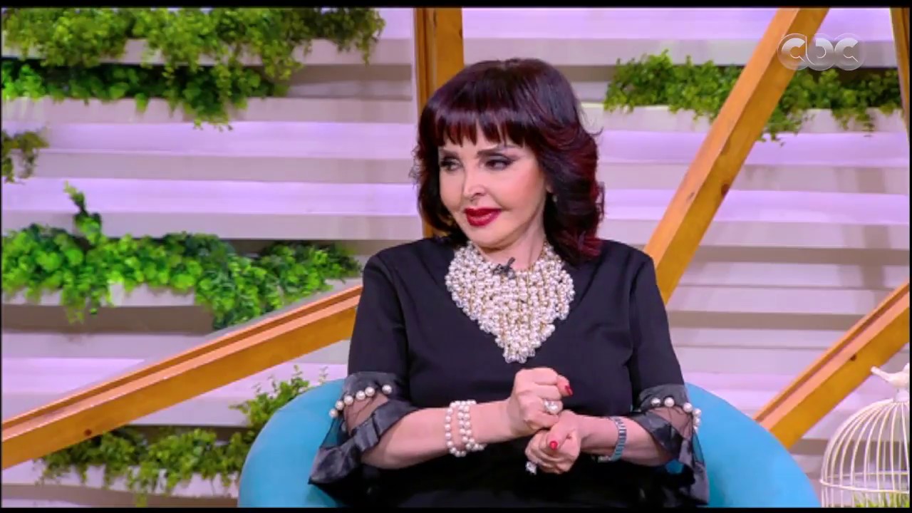 الستات ما يعرفوش يكدبوا| طريقة فعالة تعمليها في البيت للحفاظ على البشرة.. خبيرة تجميل تقدم الوصفة