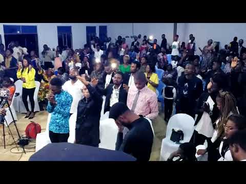 Oh mon Dieu pourquoi ne pas te chanter. avec fr Ronick lukombo Abonnez-vous svp dans ma chaine.